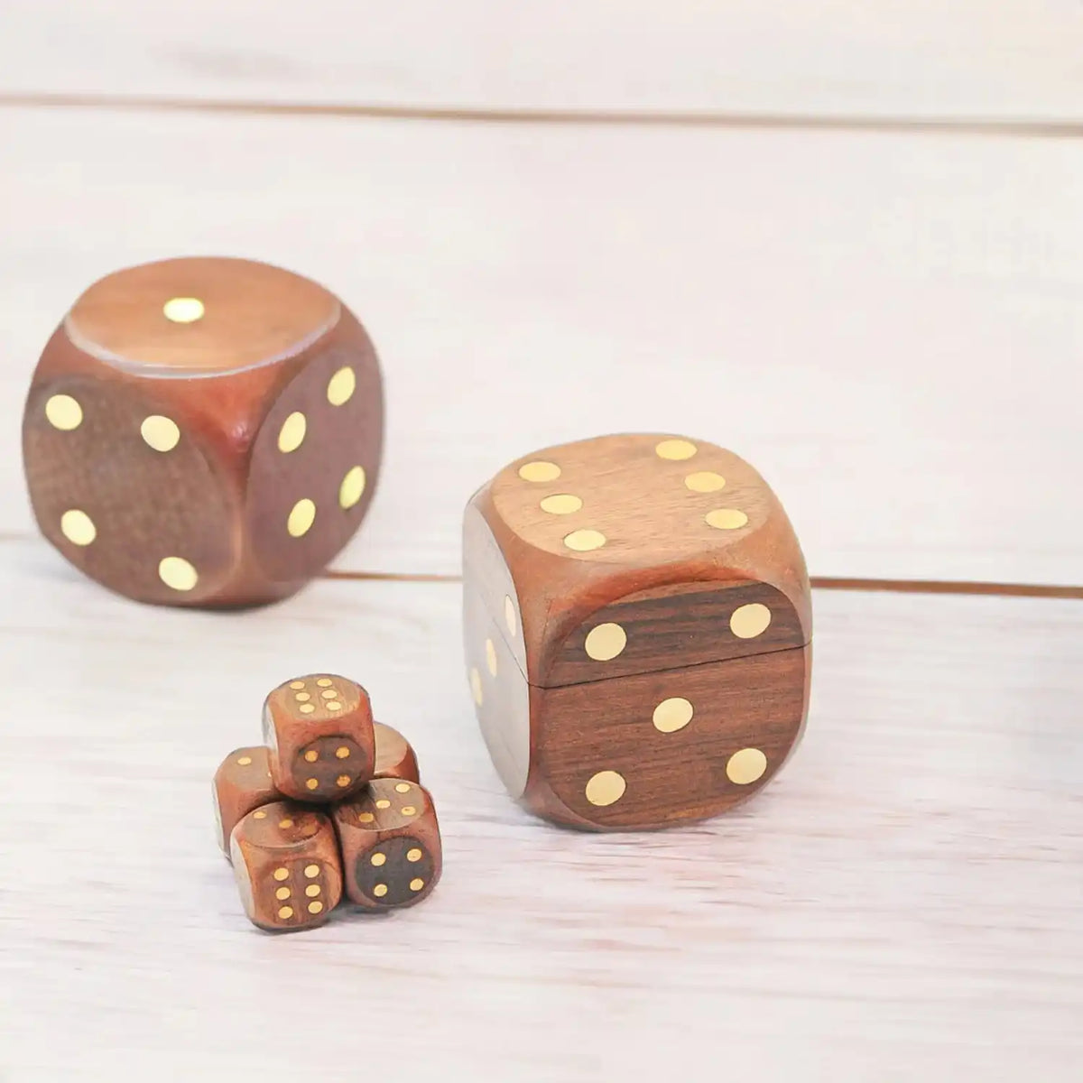 Mittimate Wooden Dice Box