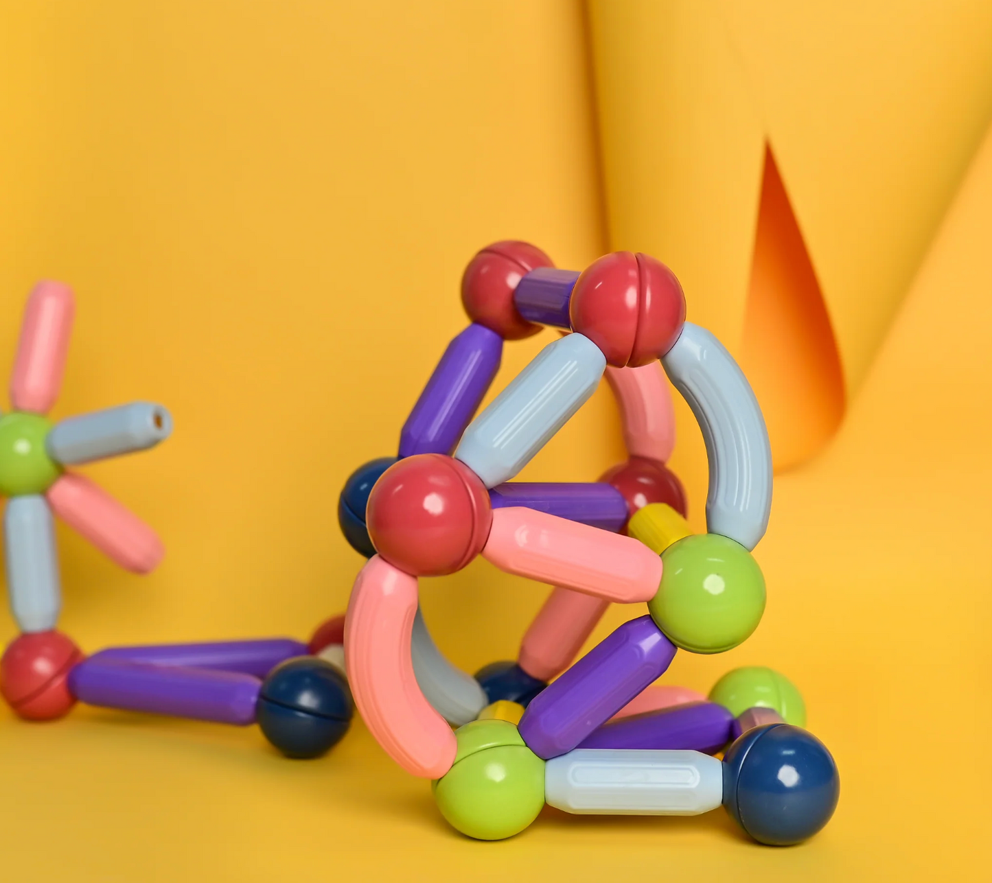 The Sculptural Explorer | Playbox Magbox Magnetic Construction Set